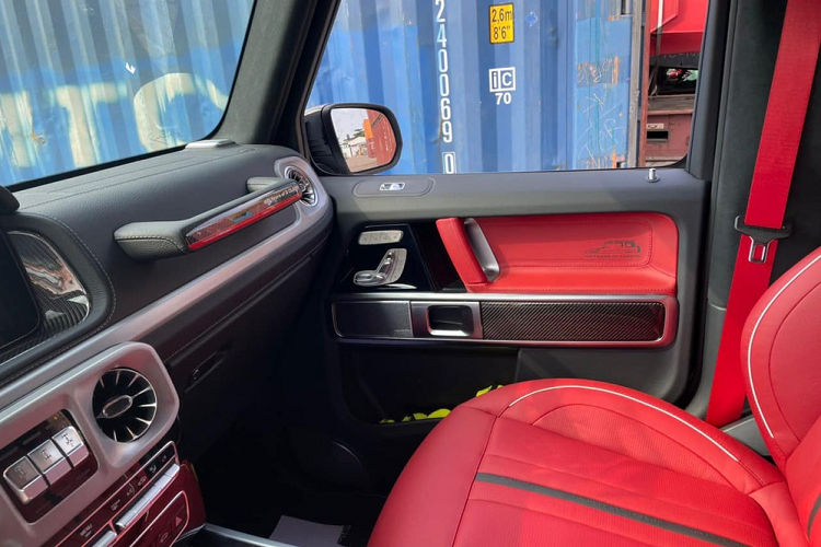 Hiện vẫn chưa rõ chiếc xe Mercedes-AMG G63 40th Years Of Legend này có phải là 1 trong 2 chiếc xe đã được khui công trước đó và thuộc sở hữu của 1 người chơi xe ở Tây Ninh hay không.