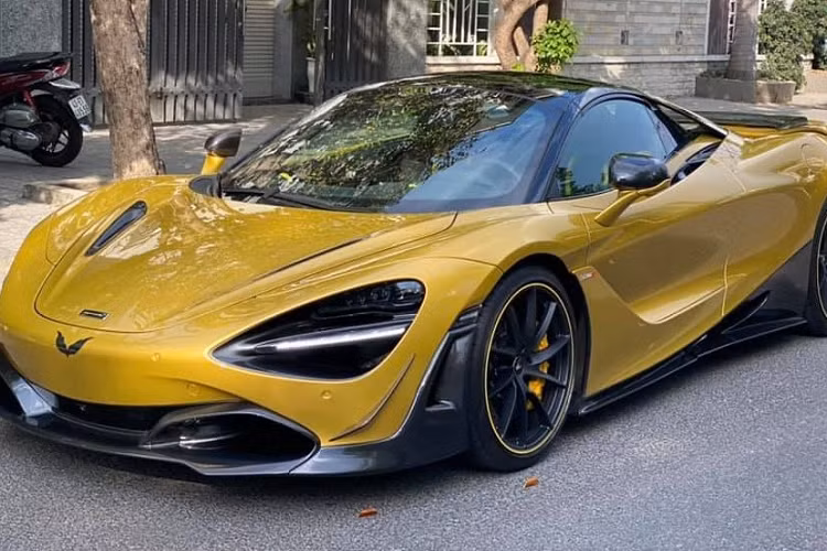 Chưa hết, chủ nhân của chiếc McLaren 720S Spider còn tiết lộ đã mua bộ mâm carbon và hàng đang trên đường về. Đây cũng là chiếc McLaren 720S Spider đầu tiên ở Việt Nam được độ Novitec. Ngoài ra, hiện có đến 2 chiếc xe McLaren 720S khác đã được chủ nhân độ body kit của Novitec. Chiếc còn lại mang gói độ hiếm hơn là N-Largo.