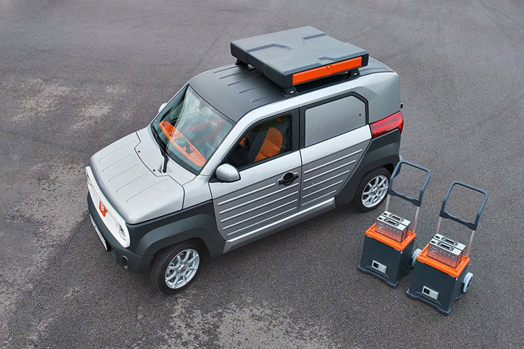 Mẫu xe này trở thành đối thủ cạnh tranh trực tiếp với Dacia Spring, một trong những mẫu xe điện rẻ nhất trên thế giới. ACM tuyên bố rằng họ đã có được hơn 208.000 đơn đặt hàng cho City One với giá trị tiềm năng vượt quá 3 tỷ euro, cho dù việc sản xuất sẽ không bắt đầu trước năm 2023.