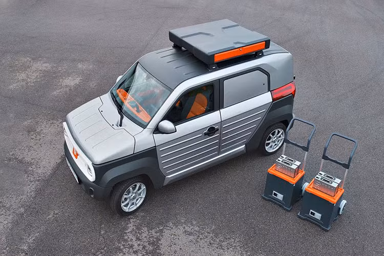 Mẫu xe này trở thành đối thủ cạnh tranh trực tiếp với Dacia Spring, một trong những mẫu xe điện rẻ nhất trên thế giới. ACM tuyên bố rằng họ đã có được hơn 208.000 đơn đặt hàng cho City One với giá trị tiềm năng vượt quá 3 tỷ euro, cho dù việc sản xuất sẽ không bắt đầu trước năm 2023.