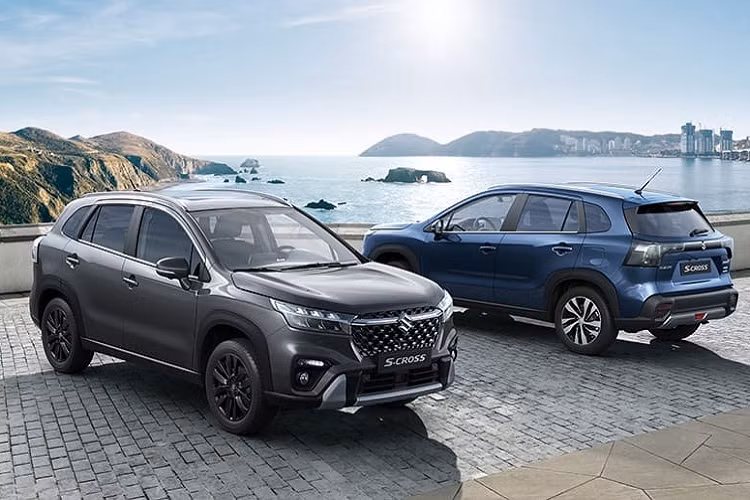 Động cơ kể trên đồng hành cùng hộp số sàn 6 cấp hoặc hộp số tự động 6 cấp. Bên cạnh đó là hệ truyền động 1 cầu hoặc 2 cầu Allgrip 4WD với 4 chế độ tiêu chuẩn. Hệ truyền động trên cho phép Suzuki SX4 S-Cross 2022 tăng tốc từ 0-100 km/h trong thời gian 9,5 giây với phiên bản dẫn động 1 cầu và 10,2 giây với phiên bản dẫn động 4 bánh. Vận tốc tối đa của xe là 193 km/h.