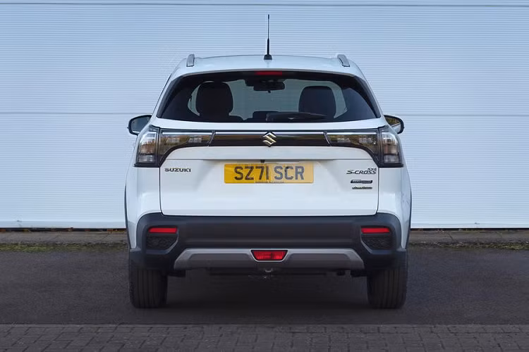 Theo kế hoạch, mẫu SUV cỡ B này sẽ được lắp ráp tại nhà máy ở Hungary đồng thời bán ra những thị trường như châu Mỹ Latin, châu Đại Dương, châu Á và châu Âu từ cuối năm nay. Xe sẽ cạnh tranh với những đối thủ như Honda HR-V, Mazda CX-30 và Hyundai Kona.