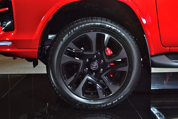 Hiện chưa rõ sau Indonesia và Thái Lan, Toyota Fortuner GR Sport 2021 có cập bến Việt Nam hay không.