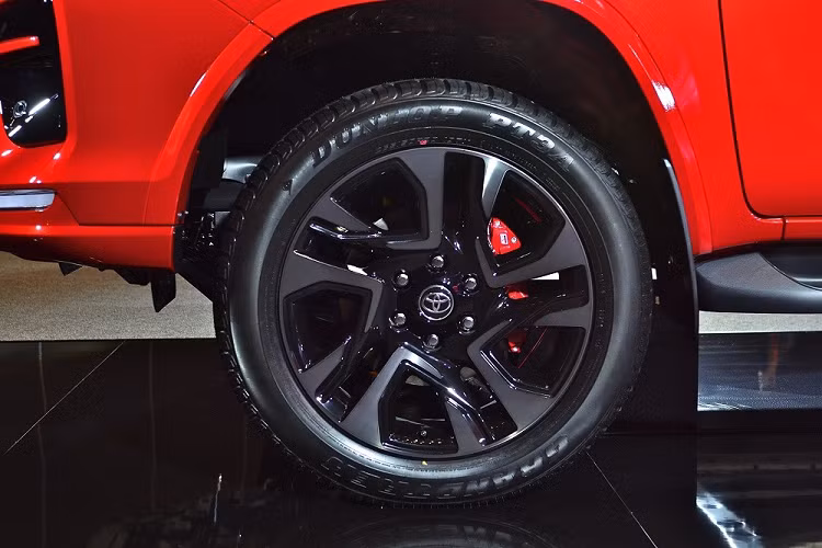 Hiện chưa rõ sau Indonesia và Thái Lan, Toyota Fortuner GR Sport 2021 có cập bến Việt Nam hay không.