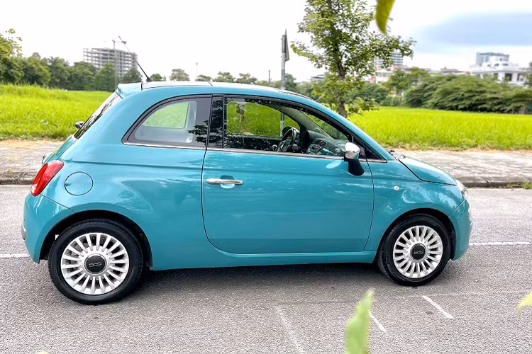 Xe sử dụng động cơ 1.2L cho công suất tối đa khoảng 70 mã lực tại 5.500 vòng/phút và mô-men xoắn cực đại 102 Nm từ 3.000 vòng/phút. Xe sử dụng kết hợp với hộp số tự động và hệ dẫn động cầu trước (FWD). Xe đi kèm với 7 túi khí an toàn, hệ thống cân bằng điện tử (ESP) và hệ thống chống trượt (ASR).