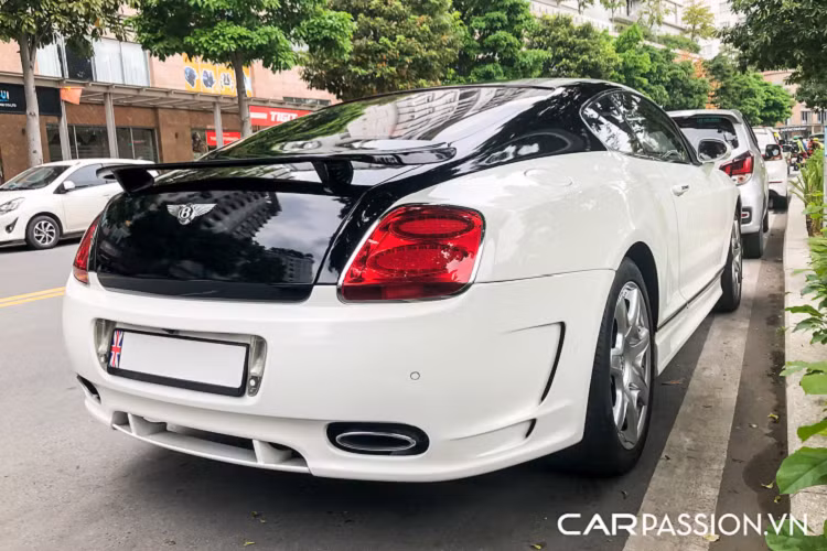 Trong quá khứ, chiếc Bentley Continental GT độ Hamann Imperator duy nhất tại Việt Nam từng thuộc sở hữu của một doanh nhân chơi xe kín tiếng và sau này được ông bán lại cho Auto 318 Phạm Hùng - một đơn vị chuyên kinh doanh xe hơi cao cấp đã qua sử dụng tại Sài Gòn. Theo chia sẻ từ đại diện của showroom này, mẫu coupe hạng sang đã được bàn giao cho vị chủ nhân mới với mức giá 2,5 tỷ đồng.