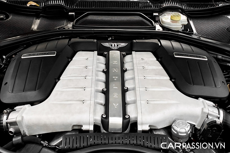 Chiếc coupe hạng sang sử dụng bộ mâm 7 chấu đường kính 20 inch có thiết kế đầy tinh xảo. Ngoài phần đầu xe, phiên bản nâng cấp của Hamann còn đem đến những sự thay đổi khá lớn ở khu vực phía sau. Đuôi xe vốn mềm mại giờ đây đã trở nên hung dữ hơn nhờ phần cản mới với các khe thoát khí ở vè sau và bộ khuếch tán khí động học. Một cánh gió cỡ lớn cũng được bắt cố định vào cốp sau để hoàn thiện diện mạo tổng thể của bản độ này. Hệ thống ống xả thể thao trên Continental GT bao gồm hai chụp xả kim loại hình oval.