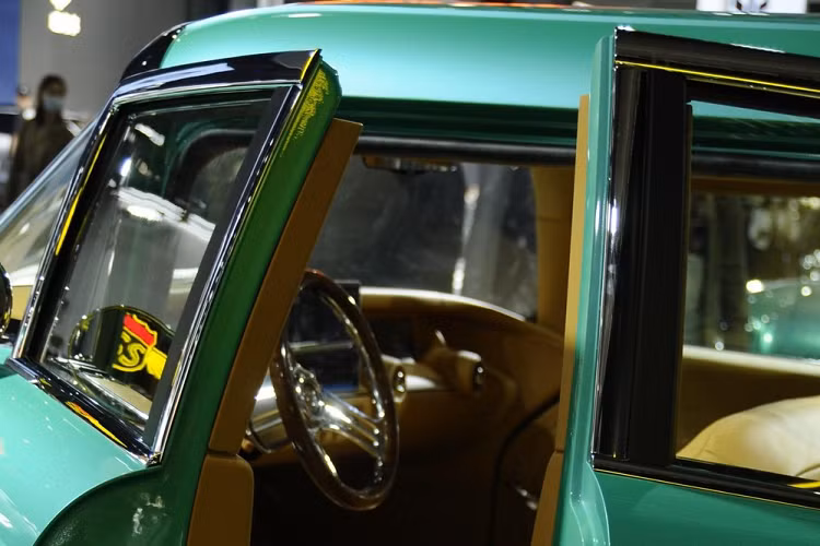 Vào cuối năm ngoái, Songsan từng thu hút sự chú ý khi ra mắt SS Dolphin, một mẫu xe hybrid với thiết kế lấy cảm hứng chủ yếu từ Corvette C1, cũng như Summer, một “nhân bản hiện đại” của mẫu xe buýt tí hon của Volkswagen.