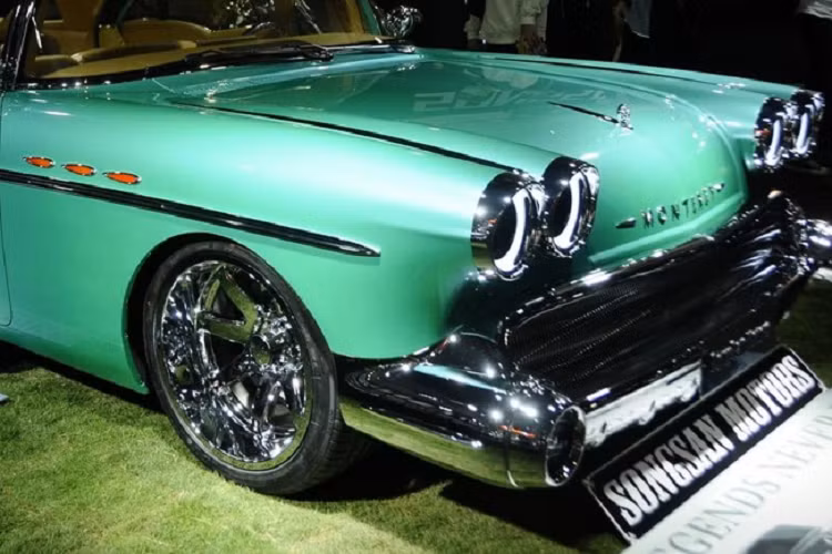 Songsan Motors Monterey của Trung Quốc là một mẫu xe điện thuần túy, nhưng đáng tiếc là trước mắt nhà sản xuất vẫn chưa hé lộ thông tin chi tiết về hệ truyền động cũng như phạm vi hoạt động. Tuy nhiên, những điều đấy đều không quan trọng, bởi thực tế điểm thu hút nhất hay gây tranh cãi nhất của mẫu xe này chắc chắn sẽ là thiết kế của nó.