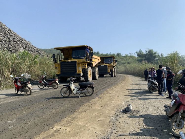 Cong ty Apatit Viet Nam do thai au, day dan ra duong-Hinh-2