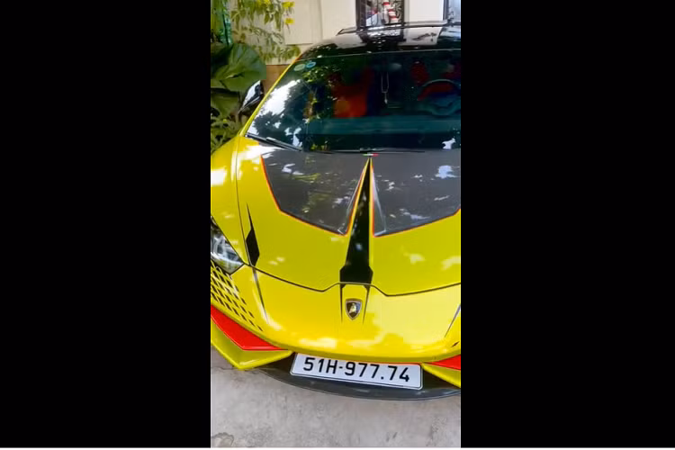 Siêu xe Lamborghini Huracan LP610-4 của vợ chồng kinh doanh mỹ phẩm tại quận 7 sử dụng khối động cơ V10, dung tích 5.2 lít sản sinh công suất tối đa 618 mã lực và mô-men xoắn cực đại đạt 575,5 Nm, lý do cho sự khác biệt này đến từ ống xả độ Ryft giúp xe tăng công lực thêm 17 mã lực ở công suất và 15,5 Nm ở mô-men xoắn cực đại. 