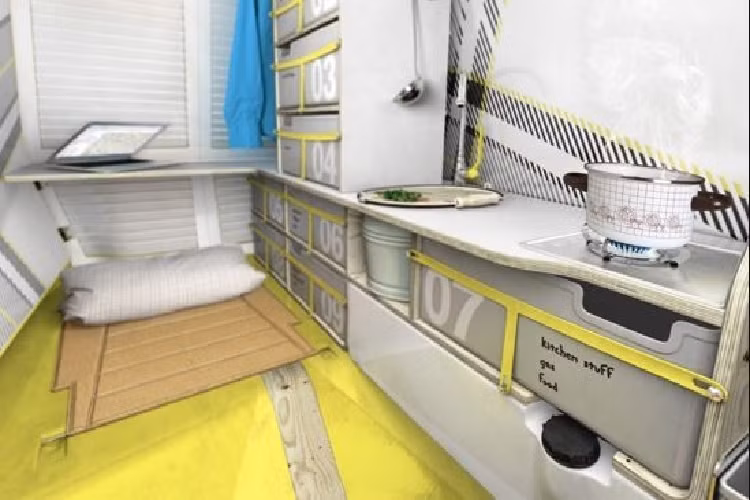 Ngoài thiết kế thú vị hợp mắt ra, điểm lôi cuốn thật sự của Bufalino là tính chất thực dụng. Nội thất của nó bao gồm hai chỗ ngồi, đồng nghĩa bạn có thể rủ theo một người nữa. Tuy nhiên, ngay cả khi ghế lái chuyển đổi thành giường, không gian này quá chật cho hai người ngủ cùng lúc. 