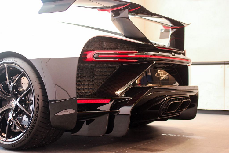 Cụ thể, vòng tua máy tối đa của bản Pur Sport đã được tăng thêm 200 vòng/phút và đạt mức cực đại 6.900 vòng/phút. Kết hợp với đó còn là hộp số mới cho tỉ số sang số gần nhau hơn 15%.