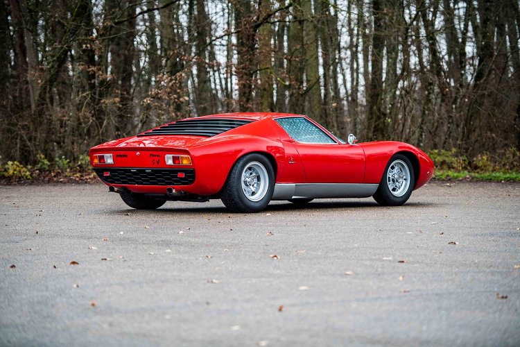 Ngoài ra, bộ phận này còn có nhiệm vụ phục chế và tái sản xuất phụ tùng của những chiếc Lamborghini cổ điển với hơn 200 mẫu phụ tùng mới mỗi năm, phục vụ quá trình trường tồn của những “biểu tượng” trong quá khứ của “siêu bò”.