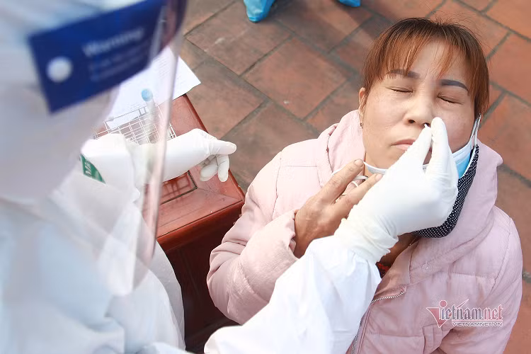 TP. Chi Linh xet nghiem SARS-CoV-2 cho toan bo nguoi dan-Hinh-2