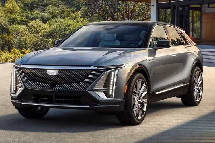 Năm ngoái, hãng Cadillac đã vén màn mẫu ôtô điện mang tên Lyriq dưới dạng xe concept. Đến nay, phiên bản thương mại của Cadillac Lyriq 2023 mới được vén màn. Theo hãng Cadillac, Lyriq 2023 là "sự kết tinh của những sáng kiến cả thế kỷ và mở ra một thời đại mới đầy tuyệt vời".