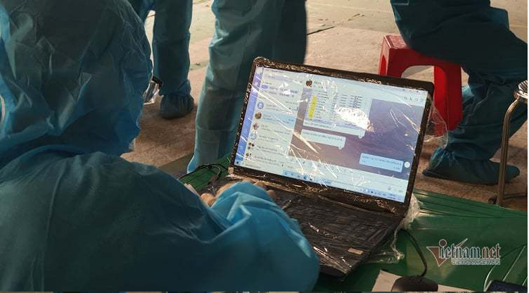 Trong ngày 16/5, Thứ trưởng Bộ Y tế Nguyễn Trường Sơn cho biết sau khi Chủ tịch UBND tỉnh Bắc Giang làm công văn yêu cầu hỗ trợ, Bộ Y tế sẽ cử các y, bác sĩ từ Đà Nẵng, Hải Dương và Bệnh viện Bạch Mai (Hà Nội) đến chi viện, hỗ trợ trong khoảng 1 tuần. 