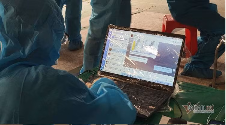 Trong ngày 16/5, Thứ trưởng Bộ Y tế Nguyễn Trường Sơn cho biết sau khi Chủ tịch UBND tỉnh Bắc Giang làm công văn yêu cầu hỗ trợ, Bộ Y tế sẽ cử các y, bác sĩ từ Đà Nẵng, Hải Dương và Bệnh viện Bạch Mai (Hà Nội) đến chi viện, hỗ trợ trong khoảng 1 tuần. 