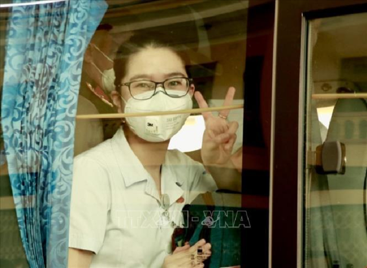 Bác sĩ Vân Anh hiện công tác tại Bệnh viện Đa khoa tỉnh Yên Bái cùng đoàn tới Bắc Giang sáng nay. Ảnh: Tuấn Anh (TTXVN)