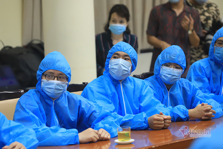 Đây là những người mà Chủ tịch UBND TP Hà Nội Chu Ngọc Anh đánh giá như "đội đặc nhiệm" chống dịch.