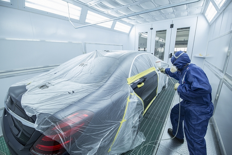 Mercedes-Benz Viet Nam co dai ly tieu chuan MAR 2020 dau tien-Hinh-2