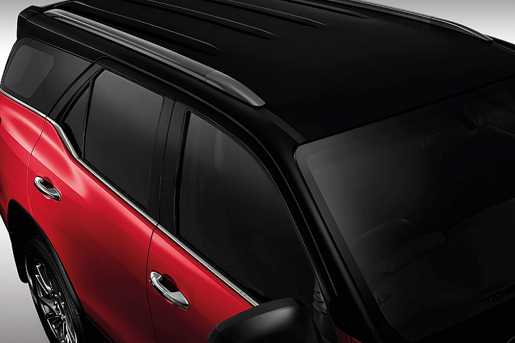 "Gói Pride Package II ra đời nhằm tri ân những khách hàng đã ủng hộ dòng xe Fortuner trong suốt những năm qua", Phó chủ tịch Toyota Thái Lan Surasak Suthongwan cho biết.