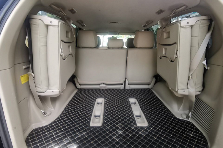 Dòng SUV Land Cruiser Prado được nhiều người dùng tại Việt Nam dùng đánh giá cao về tính ổn định, bền bỉ.