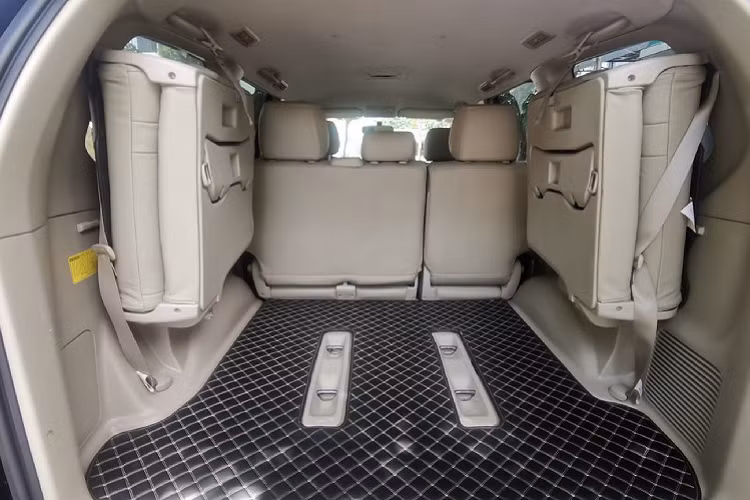 Dòng SUV Land Cruiser Prado được nhiều người dùng tại Việt Nam dùng đánh giá cao về tính ổn định, bền bỉ.