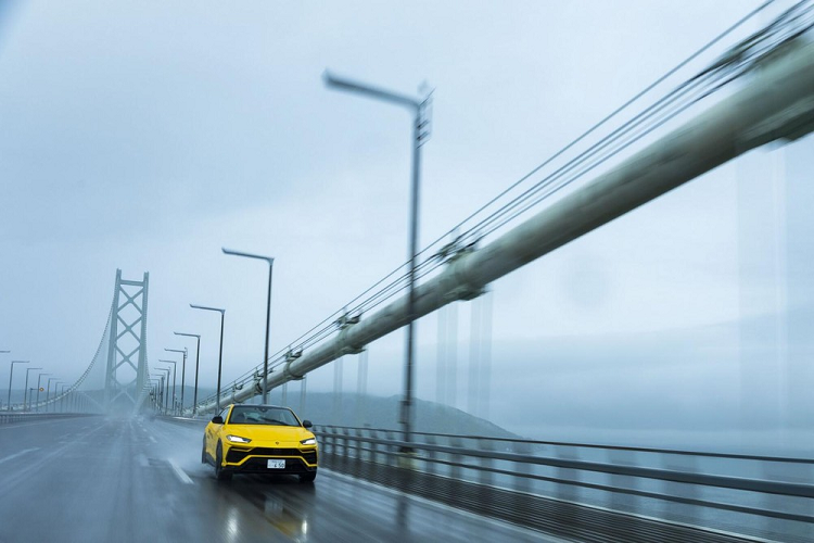 Tất cả, con đường xuyên Nhật Bản dài hơn 6.500 đã không hề gây trở ngại cho hai chiếc SUV, gồm một chiếc mang màu xanh Blu Astraeus và một chiếc mang màu vàng Giallo Inti Pearl Capsule.