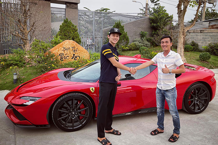 Mức giá xe Ferrari SF90 Stradale mới về Việt Nam hiện chưa công bố, tuy nhiên nếu đóng đầy đủ thuế phí đầy đủ thì siêu ngựa này dự đoán khoảng 45 đến 50 tỷ đồng. Tại Thái Lan giá xe từ 40,9 triệu Baht (khoảng 30 tỷ đồng). Được biết, chiếc xe đã có chủ nhân đến nhận ngay sau khi về nước.