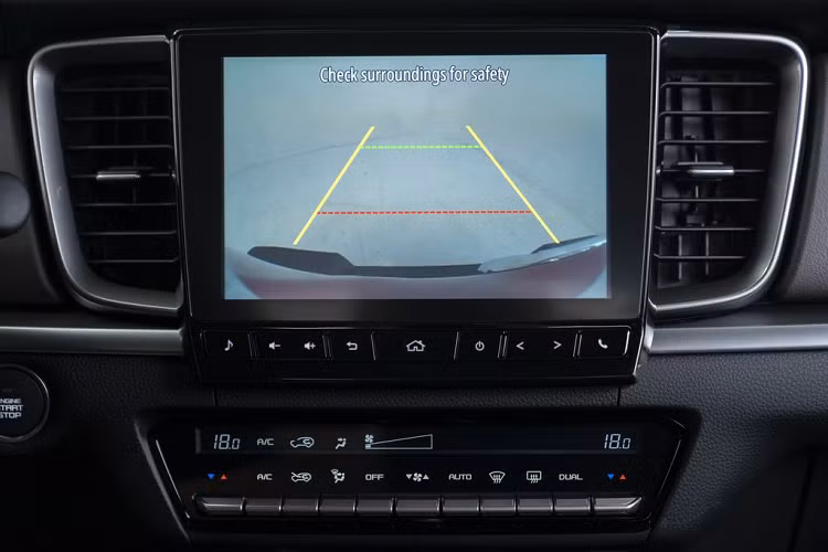 Sức mạnh của Mazda BT-50 Thế hệ mới nằm ở khối động cơ hoàn toàn mới. Các kỹ sư Mazda đã phải trải qua 6 năm nghiên cứu với hơn 4 triệu km thử nghiệm trên cả đường trường và địa hình trước khi ứng dụng động cơ mới này trên All New Mazda BT-50.