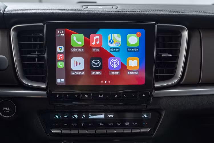 Ngoài ra, All New Mazda BT-50 sở hữu khoảng sáng gầm xe cao (229 mm), giúp xe chinh phục mọi địa hình, đi cùng với khả năng lội nước lên đến 800 mm. Mẫu xe thế hệ mới trang bị nút xoay gài cầu điện, khóa vi sai cầu sau mang đến khả năng linh hoạt trên nhiều địa hình khác nhau, kể cản những địa hình offroad khó.