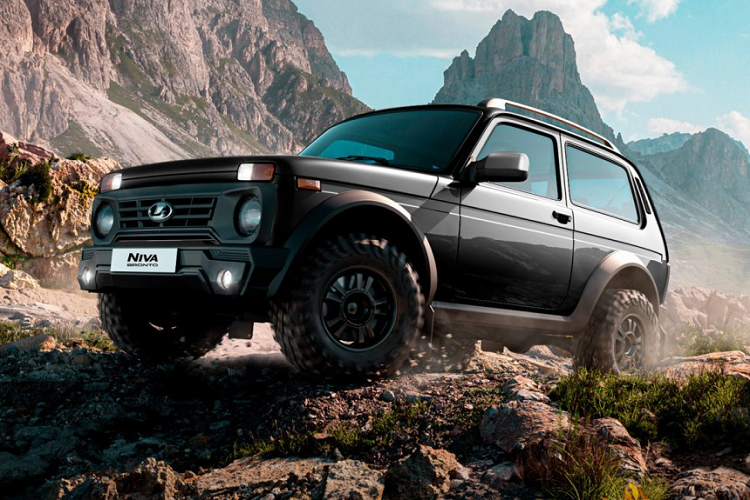 Tại thị trường Nga, giá xe Lada Niva Bronto 2021 được bán với mức khởi điểm từ 917.000 Ruble (khoảng 284 triệu đồng). Với giá bán này, mẫu SUV việt dã biểu tượng của người Nga còn rẻ hơn cả xe hạng A ở Việt Nam như Kia Morning, Hyundai Grand i10 hay VinFast Fadil.