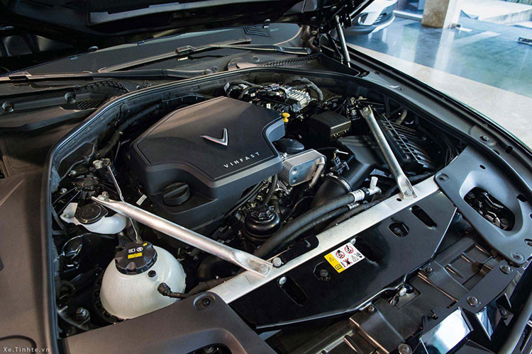 Phiên bản cao cấp hơn sẽ sử dụng động cơ 2.0L công suất 228 mã lực và mômen xoắn cực đại 350 Nm. Bên cạnh đó, cả 2 phiên bản của xe đều được trang bị hộp số tự động ZF 8 cấp và dẫn động cầu sau.