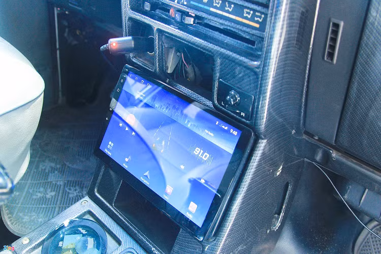 Xe sử dụng hộp số tự động 4 cấp, có cài cầu. Ngoài ra, Raider còn biến thể dùng hộp số sàn 5 cấp.