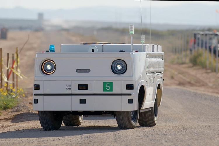 Tuy nhiên, việc chứng kiến những cỗ máy Honda AWV tự lái này có thể hoạt động trơn tru mà không cần người lái ngồi trên cabin đã cung cấp cho chúng ta cái nhìn thoáng qua về những gì sắp xảy ra.