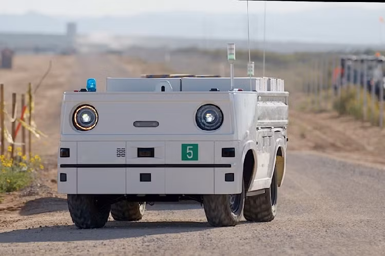 Tuy nhiên, việc chứng kiến những cỗ máy Honda AWV tự lái này có thể hoạt động trơn tru mà không cần người lái ngồi trên cabin đã cung cấp cho chúng ta cái nhìn thoáng qua về những gì sắp xảy ra.