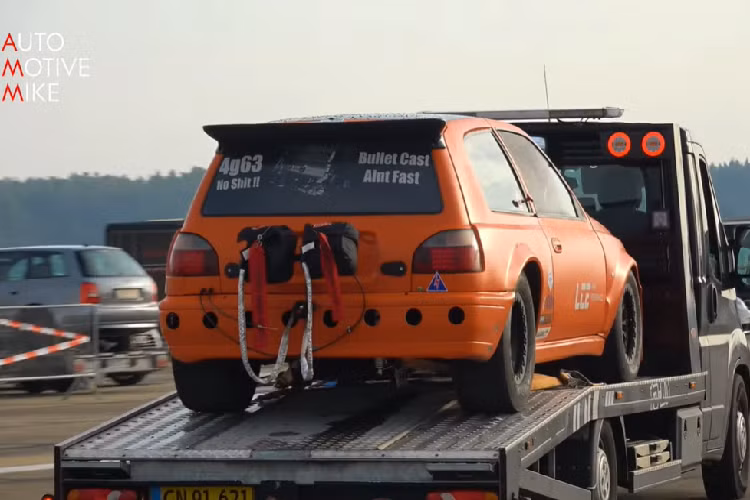 Chiec Nissan Sunny xau xi nay du suc cho sieu xe 