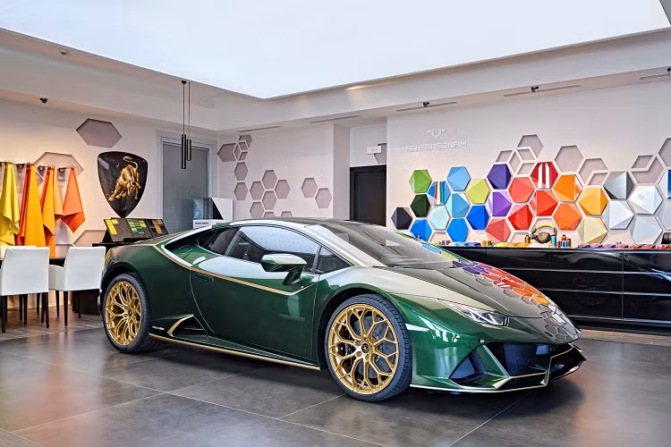 Lamborghini Huracán Evo Edición Vita mới sở hữu màu xanh Verde Ermes, vốn đại diện cho sự sống của các sinh vật trên Trái Đất.
