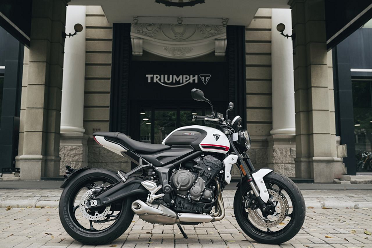 Được phát triển để nhắm đến nhóm khách hàng mới nên mẫu xe môtô Triumph Trident 660 có ngoại hình trẻ trung và năng động. Cùng với đó là thông số, trang bị phù hợp cho nhu cầu di chuyển hàng ngày ở đô thị.