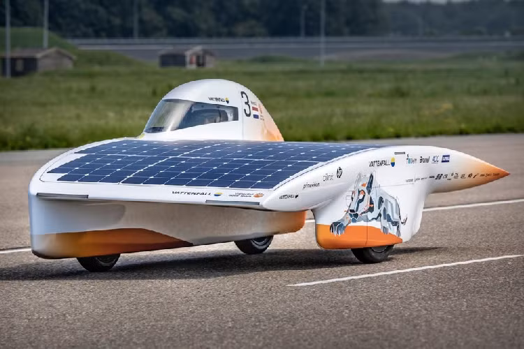 Với Nuna11, nhóm dự định tham gia Solar Challenge Morocco, một cuộc đua năng lượng mặt trời hoàn toàn mới trên Sa mạc Sahara ở Ma rốc.