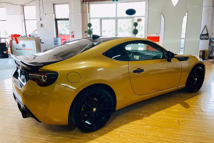 Mức giá xe Toyota 86 độ Lamborghini này là 21.155 USD. Cách đây khoảng 9 năm, Toyota Việt Nam từng phân phối mẫu xe 2 cửa Toyota 86 với mức giá 1,65 tỷ đồng.