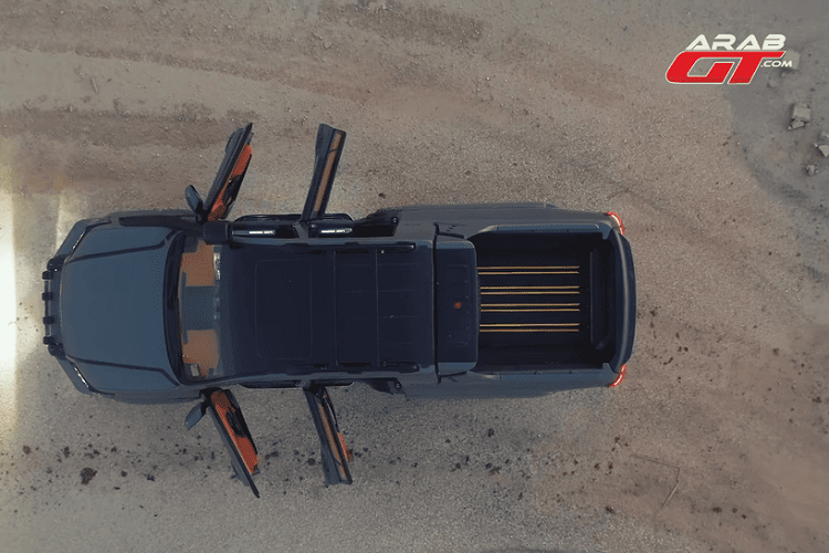 Sinh ra ở Iraq, Hussein có khá nhiều kinh nghiệm trong việc độ xe ôtô, và chiếc xe độ mới nhất này sẽ được tiếp nối bởi một dự án khác với một chiếc xe tài trợ gốc Nhật Bản khác. Trong thời gian chờ đợi, anh ấy đã đến thăm Dubai và nói chuyện với đội ngũ “ArabGT” về chiếc xe bán tải Toyota Land Cruiser L200 6 bánh điên rồ của mình, nhưng lưu ý rằng những cảnh quay về chiếc xe trong video đã thực hiện ở thành phố Basra, Iraq.