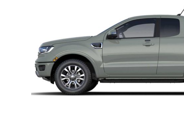 Trong số đó, Ford Ranger Wildtrak thế hệ mới được thừa hưởng các tính năng hỗ trợ lái tiên tiến như trước đây, bao gồm hệ thống phanh khẩn cấp tự động và hỗ trợ giữ làn. Tuy nhiên, xe đã được bổ sung tấm che thùng xe có con lăn trợ lực, dễ dàng thu gọn lại khi không dùng đến.