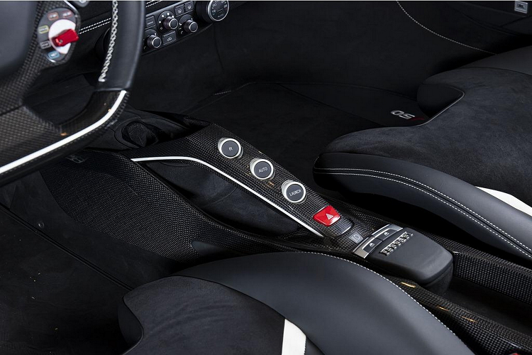 Ferrari không công bố rộng rãi giá xe Ferrari J50 đặc biệt này. Vào năm 2019, một chiếc Ferrari J50 đã qua sử dụng được rao bán với mức giá 2,26-3,39 triệu USD.