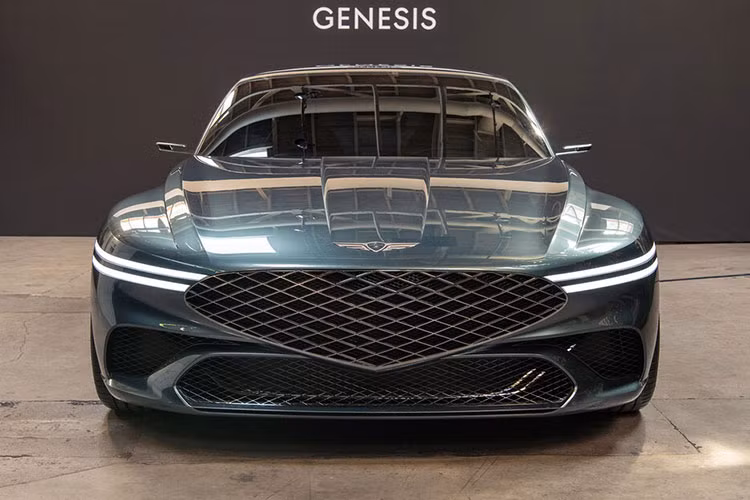 Nhìn chung, Genesis X chạy điện là một mẫu xe “đẹp trai” đầy sức hút. Tuy nhiên, đây vẫn chỉ là một phiên bản ý tưởng và vẫn chưa rõ liệu có được đưa vào sản xuất hàng loạt hay không. Dẫu vậy, bạn cũng không nên quá thất vọng bởi Genesis là một thương hiệu trẻ với dòng sản phẩm đang phát triển và trong tương lai hứa hẹn sẽ còn có nhiều mẫu xe hấp dẫn hơn nữa.