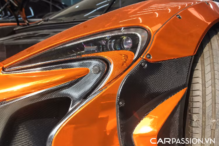 Thay cho hệ thống xả gốc, xe đã được nâng cấp với hệ thống xả Fi Exhaust đầy uy lực. Với trang bị này, tiếng động cơ của chiếc xe sẽ trở nên mạnh mẽ hơn so với hệ thống xả nguyên bản.