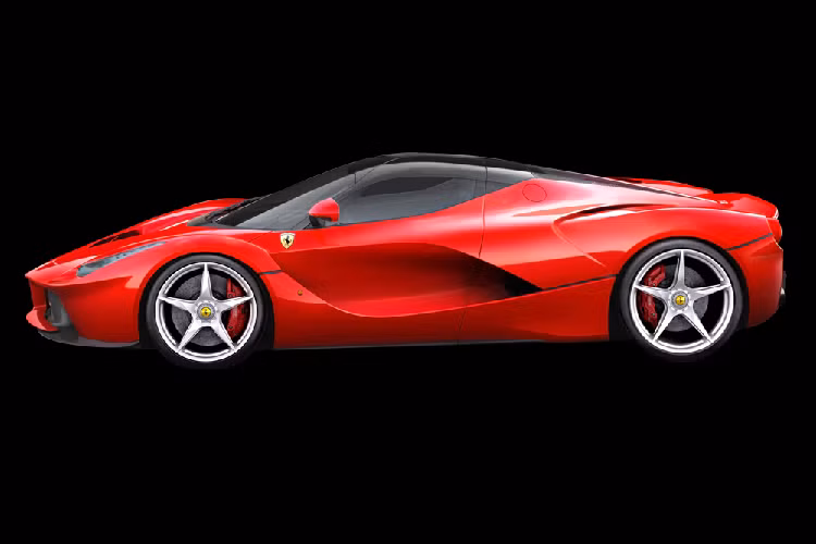 Nhờ hệ dẫn động hybrid đầy mạnh mẽ này đã giúp siêu xe triệu đô Ferrari LaFerrari có thời gian tăng tốc từ vị trí xuất phát lên 100 km/h chỉ trong 3,1 giây trước khi đạt vận tốc tối đa 350 km/h. Dòng siêu xe LaFerrari sẽ mang tính sưu tập nhiều hơn thay vì chăm chỉ lăn bánh trên đường. Hiện giới mê xe trong nước đang chờ ngày được nhìn thấy bộ đôi hypercar hybrid Porsche 918 Spyder và Ferrari LaFerrari đọ dáng cùng nhau.