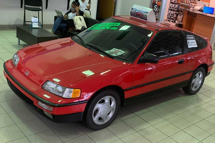 Hiện đại lý Tampa Honda không có ý định bán lại chiếc Honda CRX Si đặc biệt này. Có thể nói, chiếc Honda CRX Si 30 năm tuổi này là minh chứng cho thấy cách bạn lái và bảo dưỡng xe có thể ảnh hưởng lớn đến tuổi thọ của xế cưng như thế nào.
