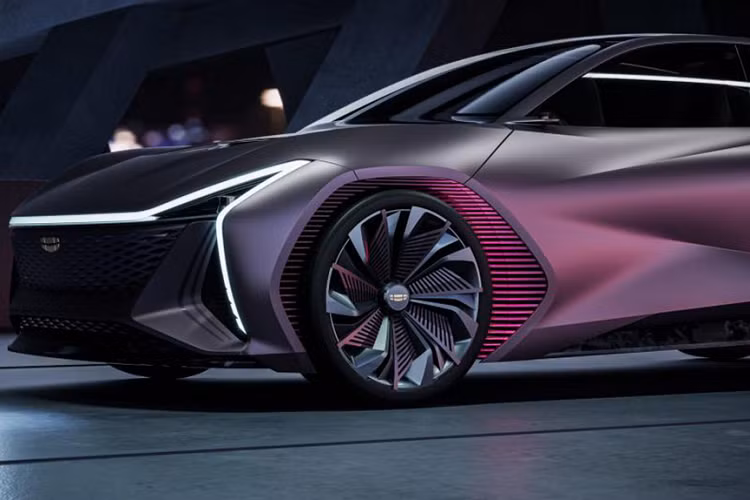 Mặc dù nhà sản xuất không tiết lộ cụ thể mẫu concept được chế tạo trên khung gầm nào và có trang bị hệ truyền động gì, nhưng giới chuyên môn cho rằng mẫu xe điện Vision Starburst sử dụng khung gầm Sustainable Experience Architecture (SEA).